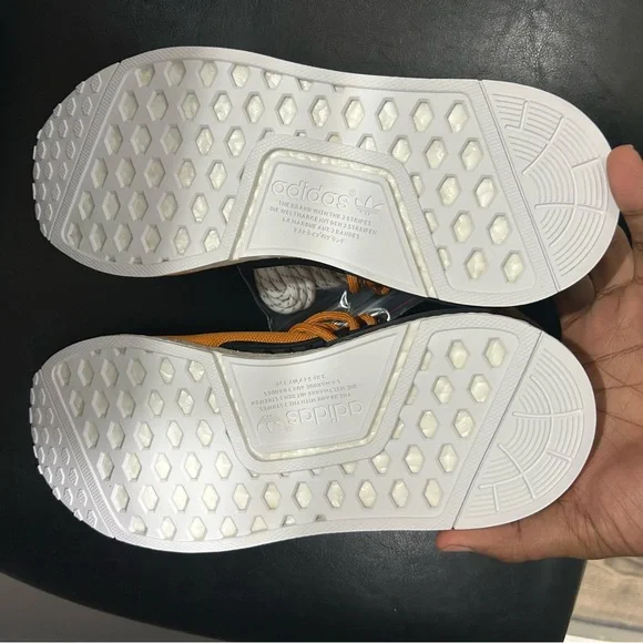 adidas gazelle silver green womens adidas NMD R1 Pharrell HU Hue Man Tangerine  RIF LA